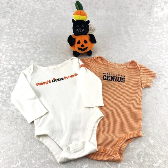 Newborn Onesies “Daddy’s Little Pumpkin” & “Mommy’s Little Genius” Plus NWT Toy - Picture 1 of 16